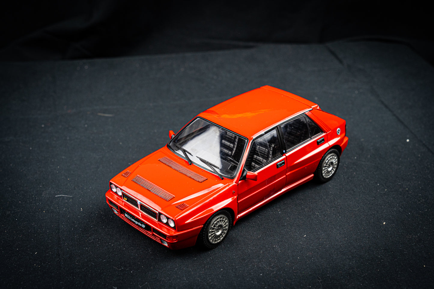 Lancia Delta HF Integrale 1991 / rot - Solido 1:18