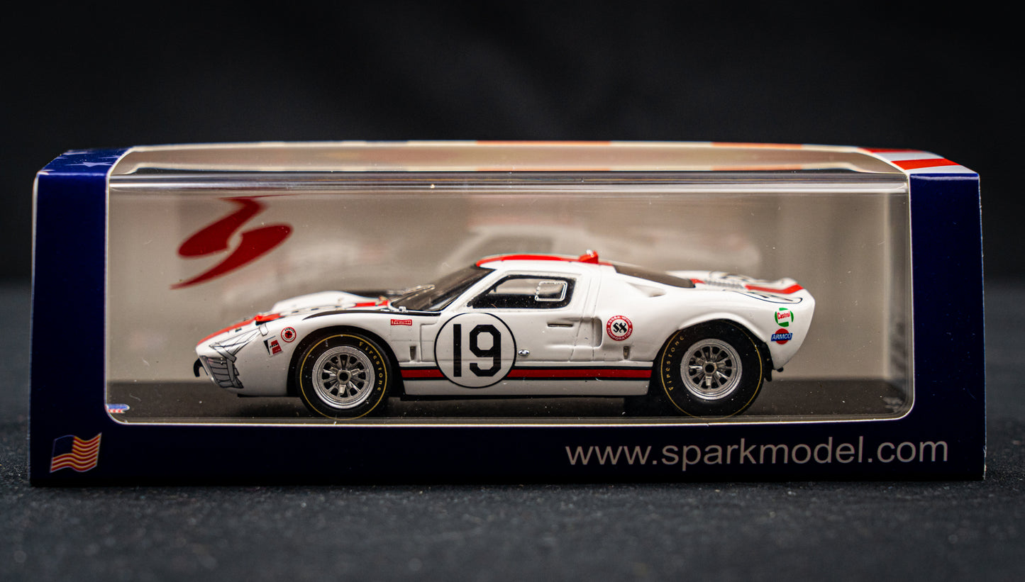 Ford GT40 lim. edition 500 Stk. #19 S.Scott / B.Revson - 3rd 12h Sebring 1966 1:43