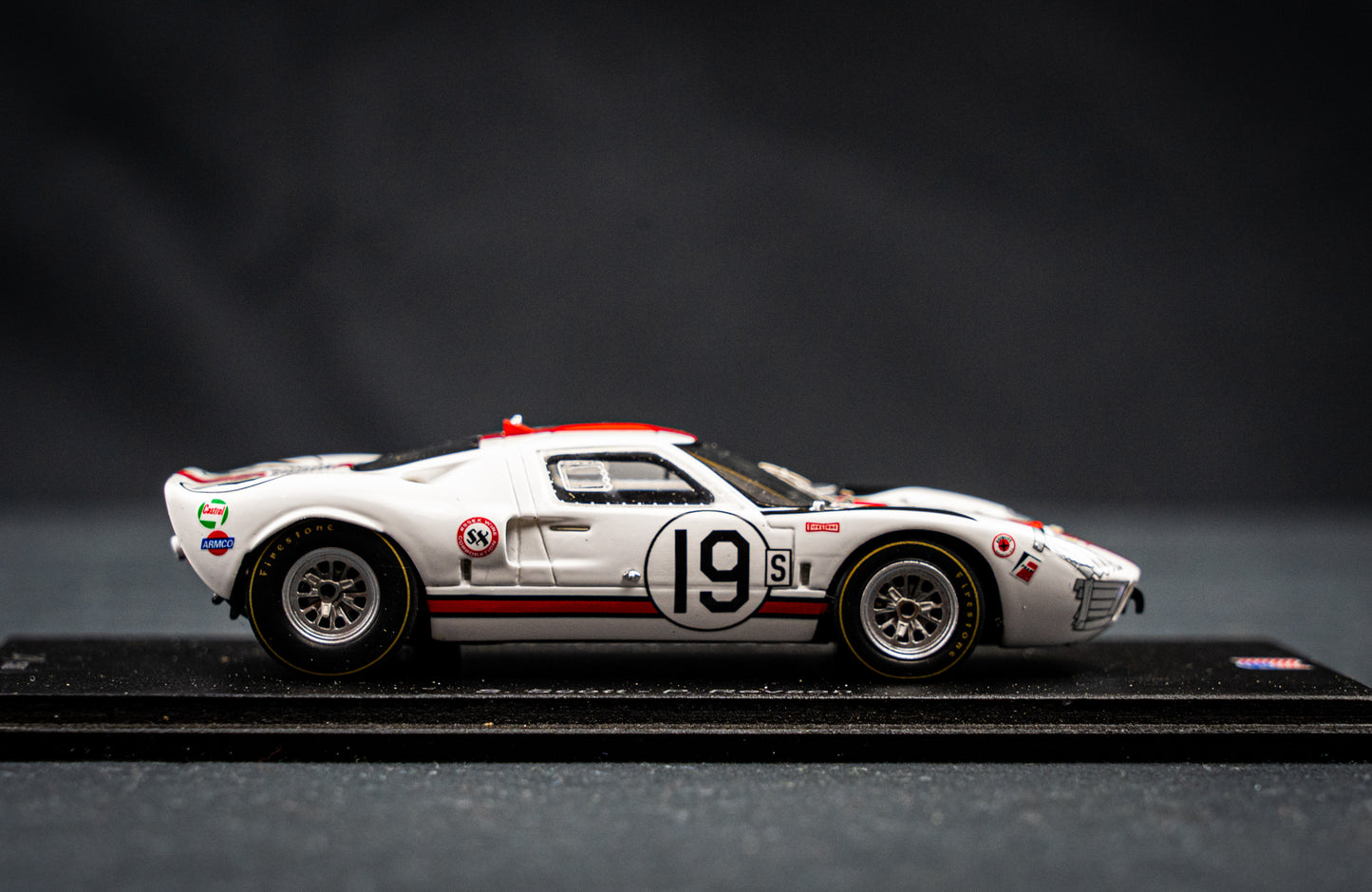 Ford GT40 lim. edition 500 Stk. #19 S.Scott / B.Revson - 3rd 12h Sebring 1966 1:43