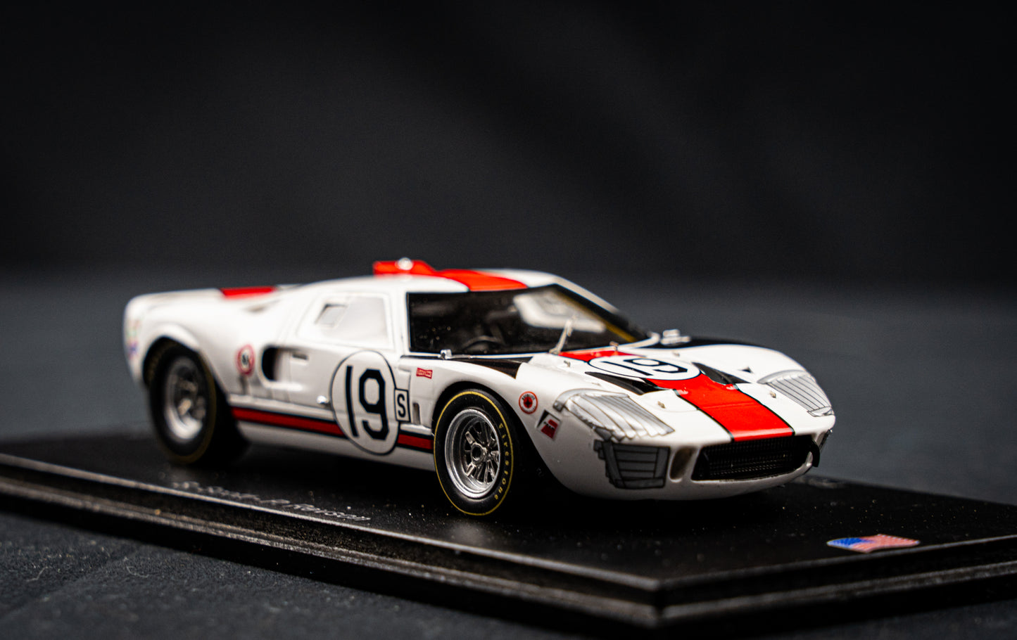 Ford GT40 lim. edition 500 Stk. #19 S.Scott / B.Revson - 3rd 12h Sebring 1966 1:43