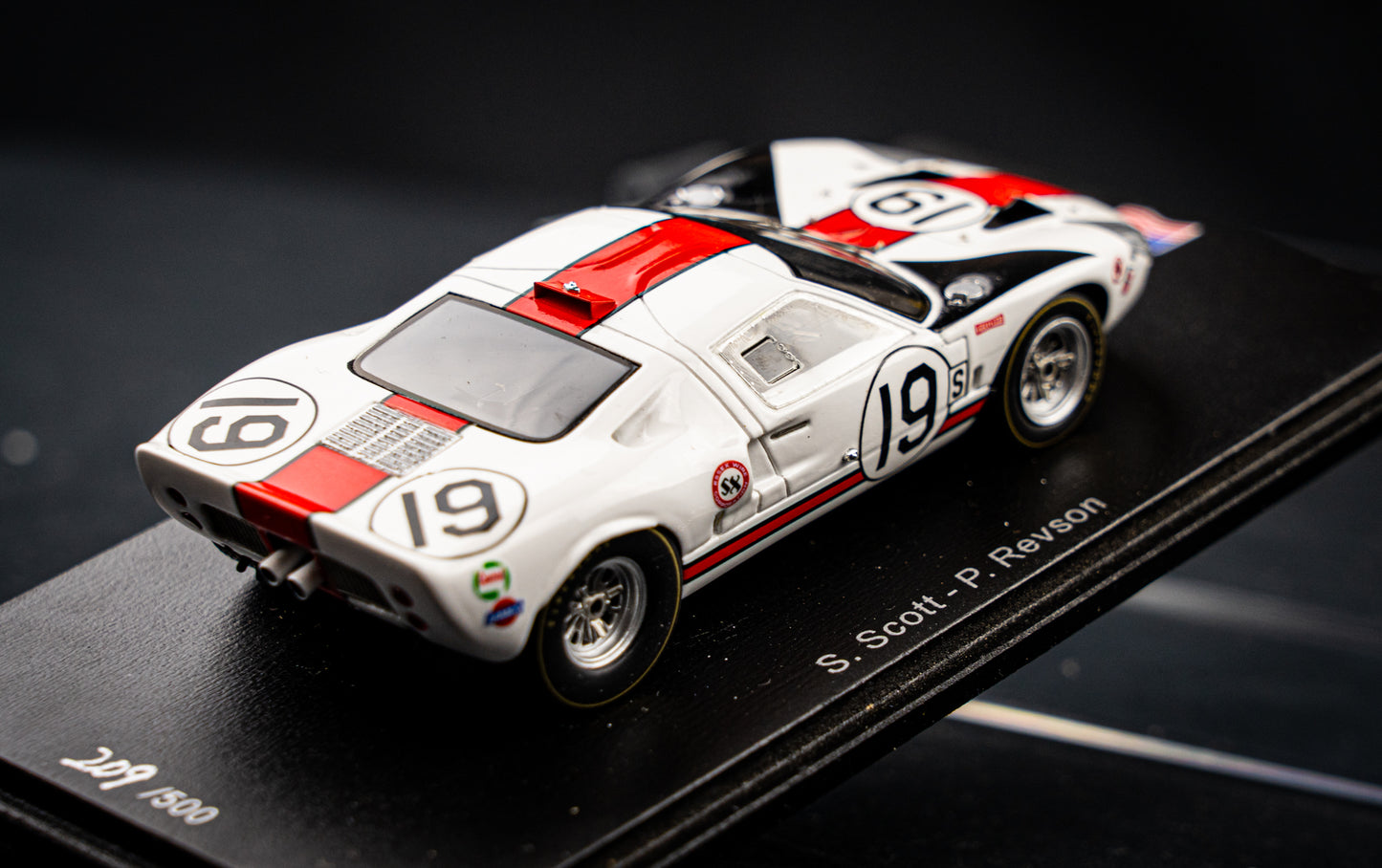 Ford GT40 lim. edition 500 Stk. #19 S.Scott / B.Revson - 3rd 12h Sebring 1966 1:43