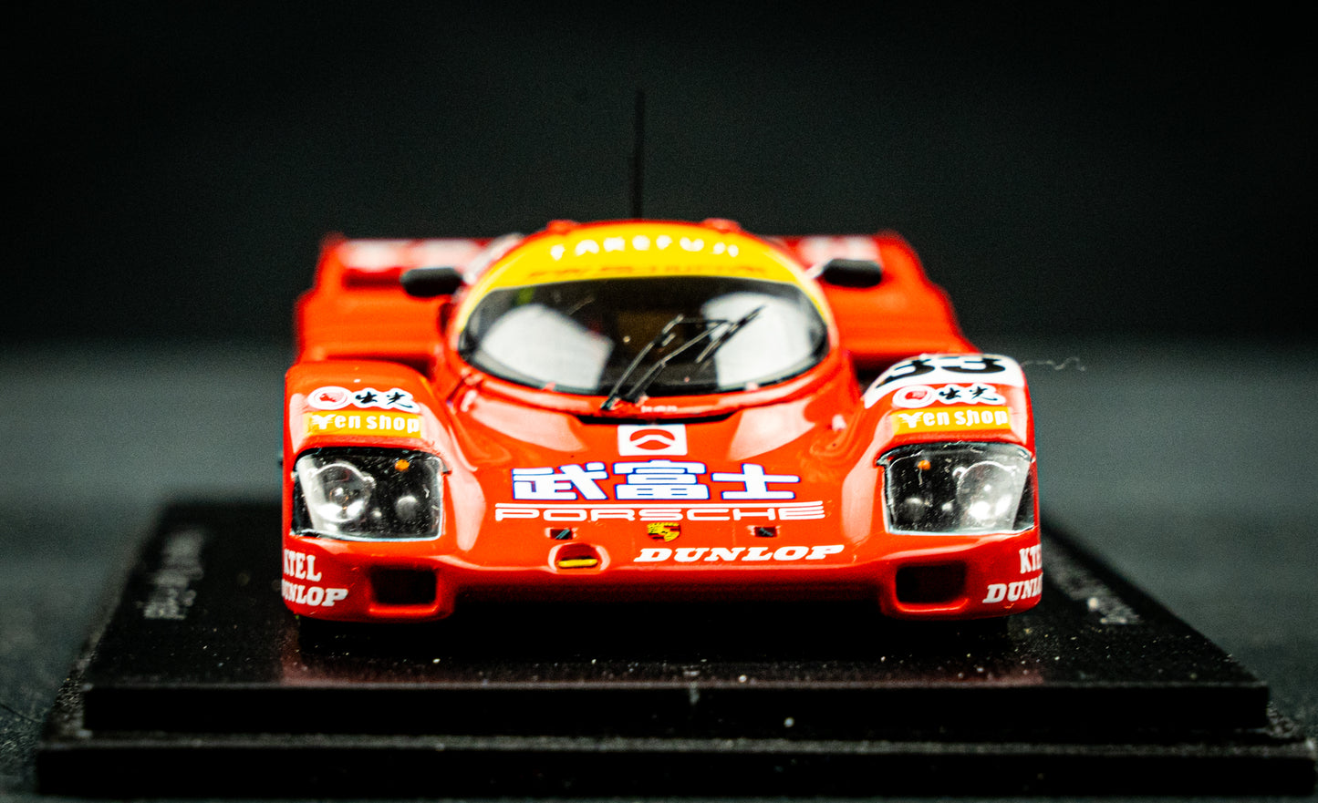 Porsche 962C #33 Haywood / Taylor / Rydell - 24h LeMans 1990 1:43 Spark