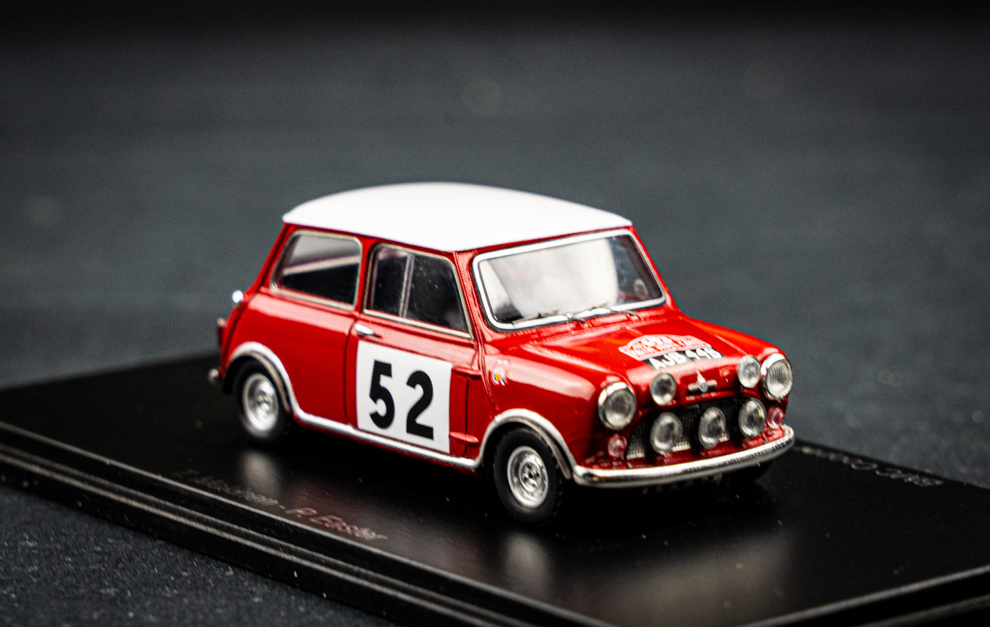 BMC Mini Cooper S #52 Mäkinen / Easter - Winner Rallye Monte Carlo 1965 - Spark 1:43