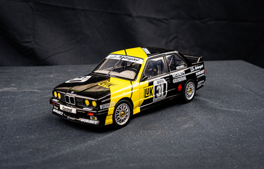 BMW M3 E30 #31 Kurt Thiim - DTM 1988 1:18 Solido