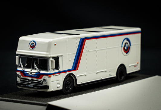 Mercedes-Benz O-319 Renntransporter BMW Motorsport weiß 1:87 Schuco