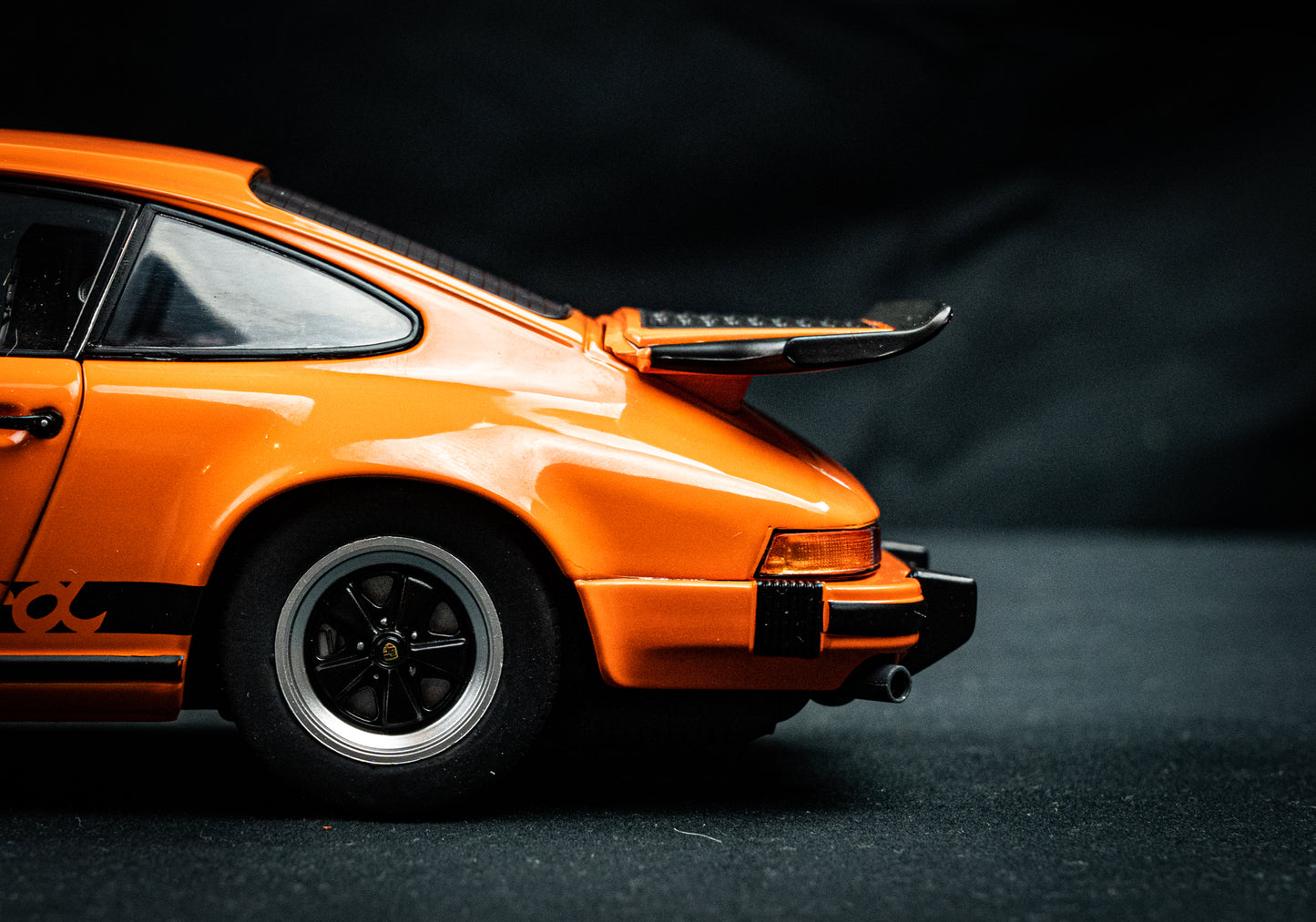 Porsche 911 Carrera 3.2 orange Baujahr 1984 - Solido 1:18