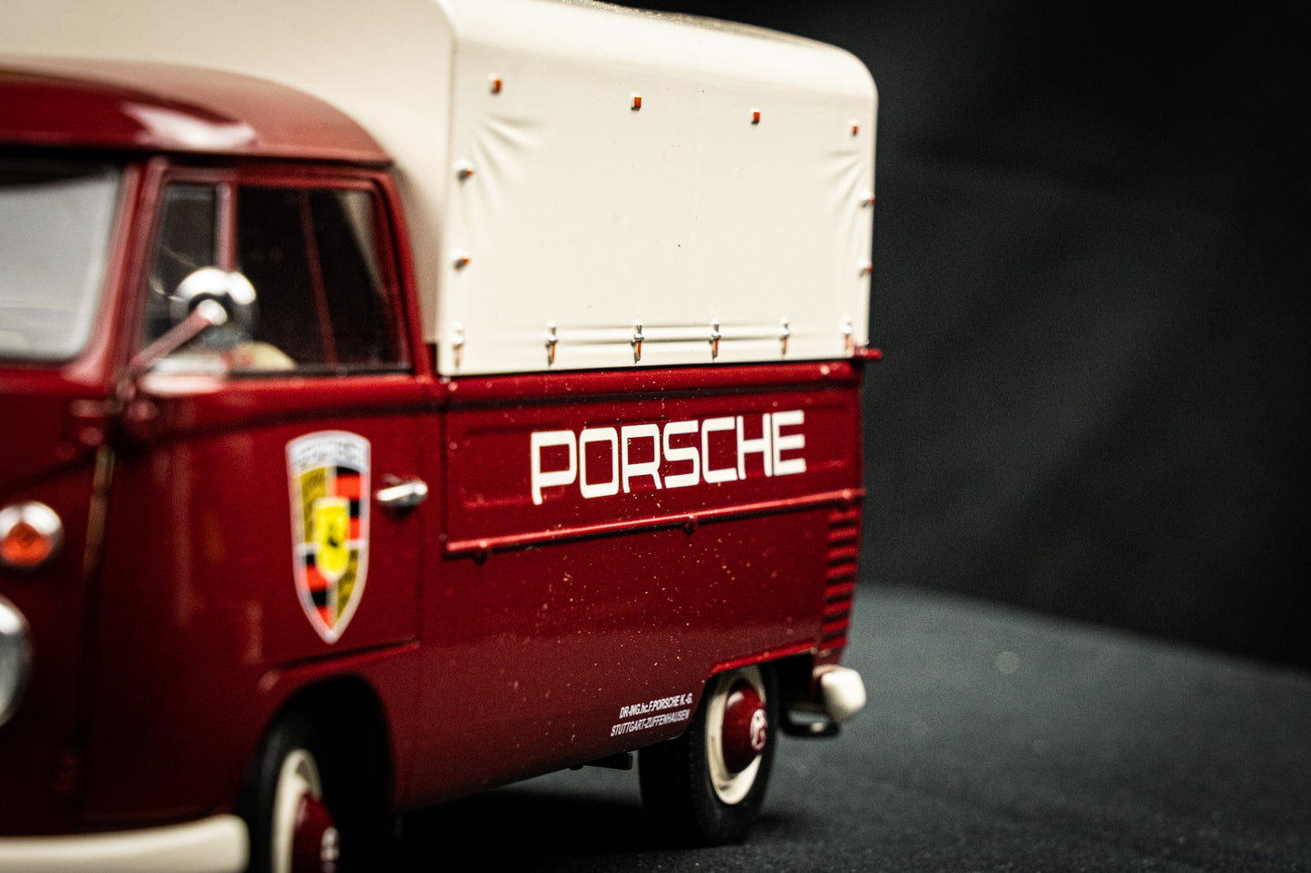 Volkswagen VW T1 Rennservice Porsche 1950 rot - Solido 1:18