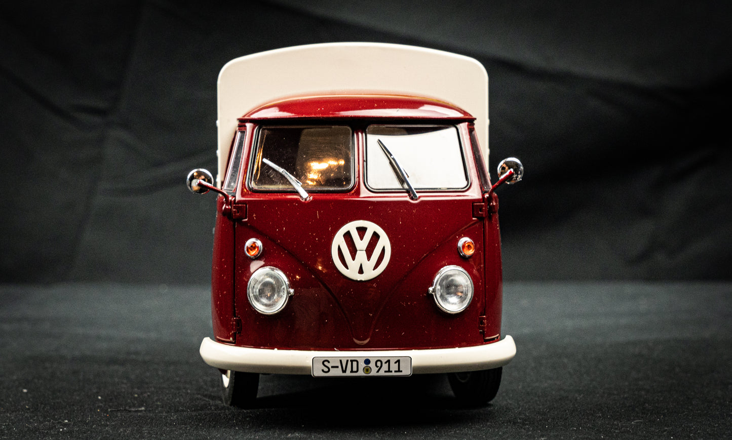 Volkswagen VW T1 Rennservice Porsche 1950 rot - Solido 1:18