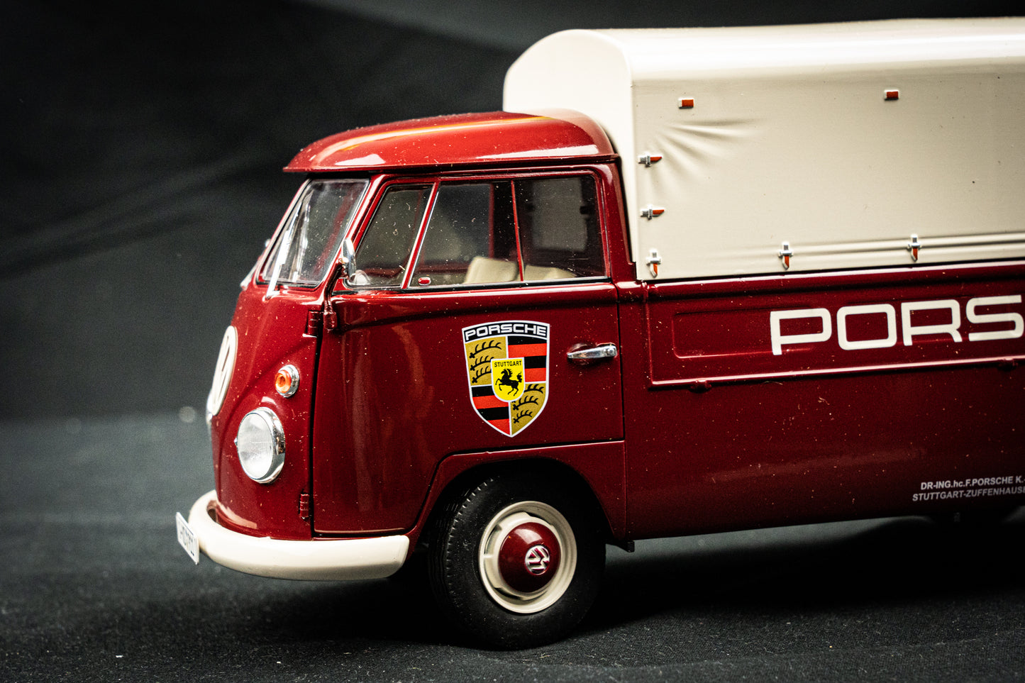 Volkswagen VW T1 Rennservice Porsche 1950 rot - Solido 1:18