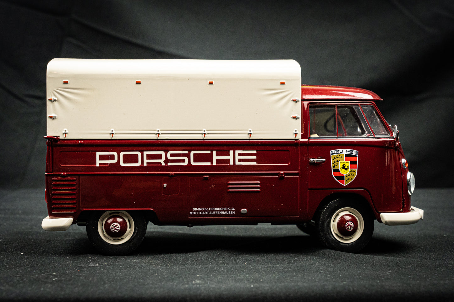 Volkswagen VW T1 Rennservice Porsche 1950 rot - Solido 1:18