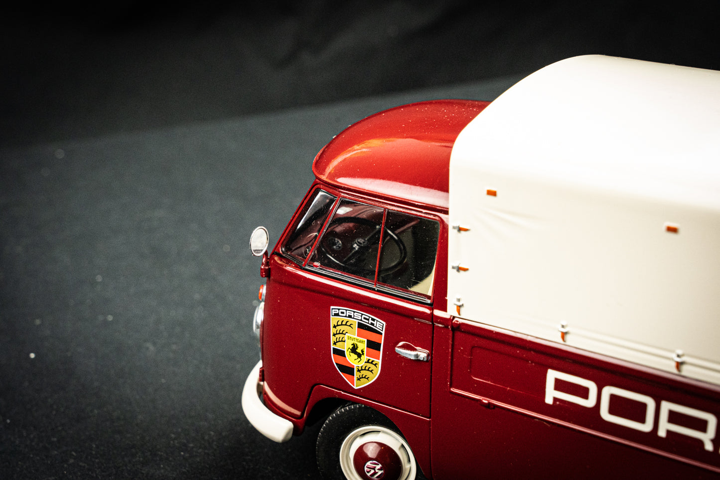 Volkswagen VW T1 Rennservice Porsche 1950 rot - Solido 1:18