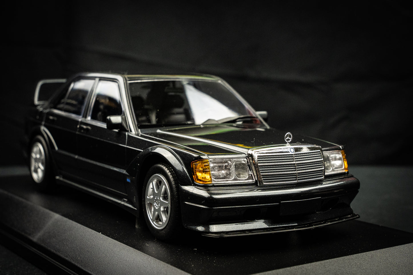 Mercedes Benz 190E 2.5 16V Evo2 lim. edition 1/1004 Stk. schwarz - Minichamps 1:18