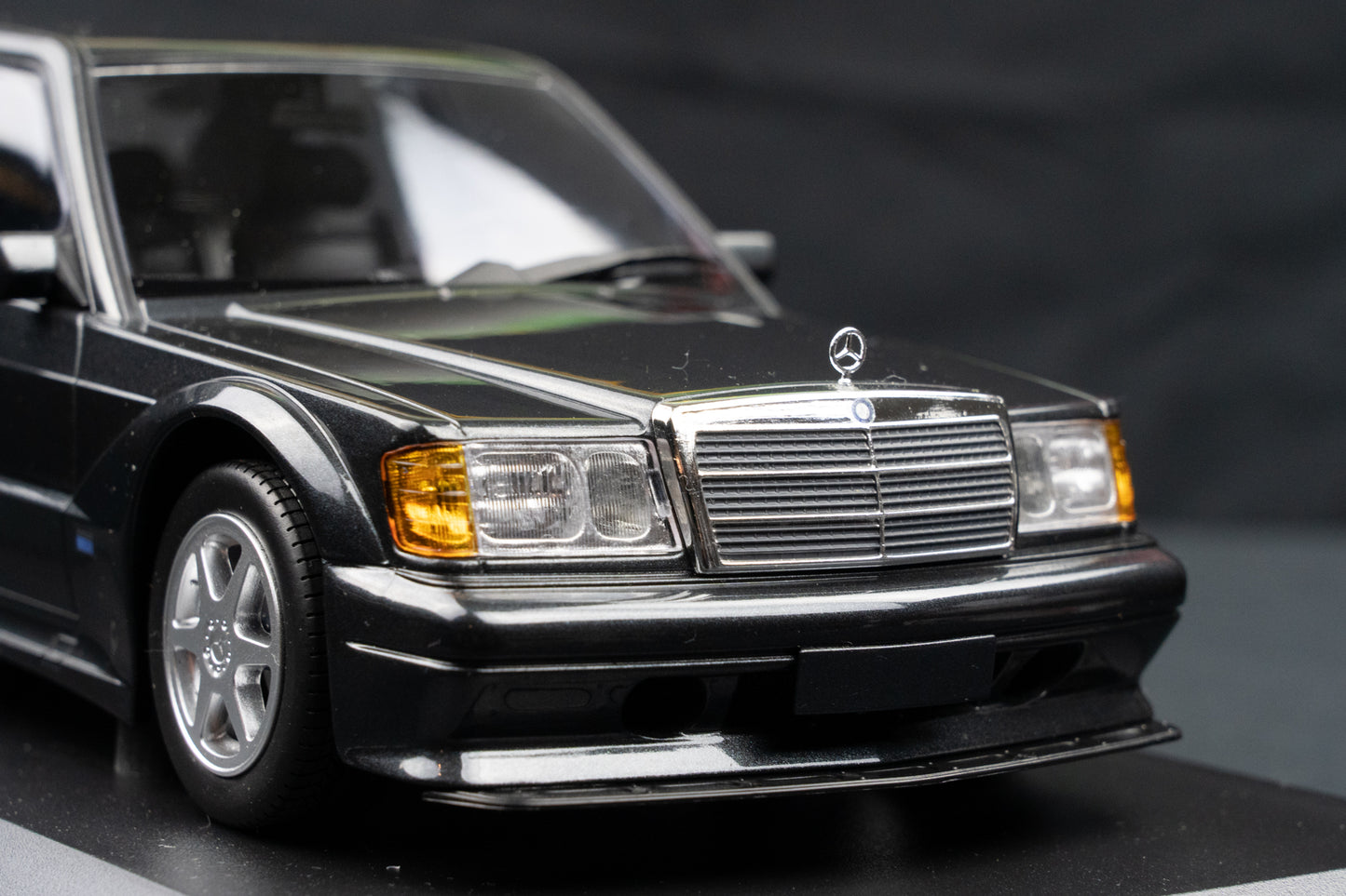 Mercedes Benz 190E 2.5 16V Evo2 lim. edition 1/1004 Stk. schwarz - Minichamps 1:18