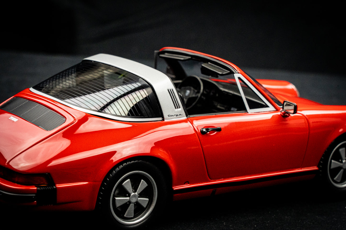 Porsche 911 Targa rot - Schuco ProR Serie 1:18 Resine