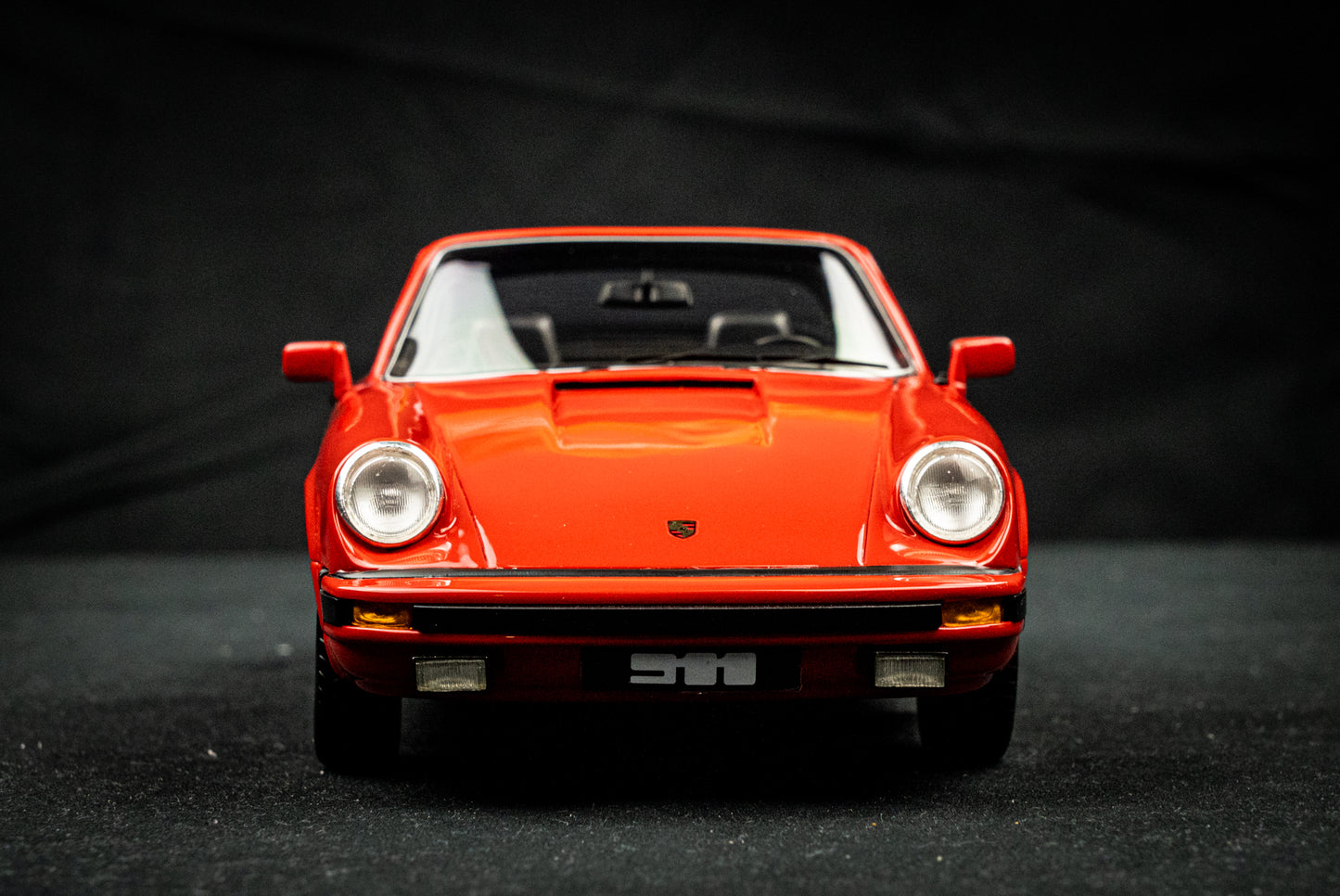 Porsche 911 Targa rot - Schuco ProR Serie 1:18 Resine