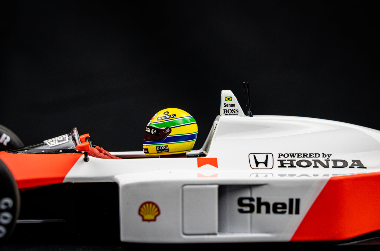 Ayrton Senna McLaren MP4/4 #12  Formel 1 Weltmeister 1988 - Minichamps 1:18