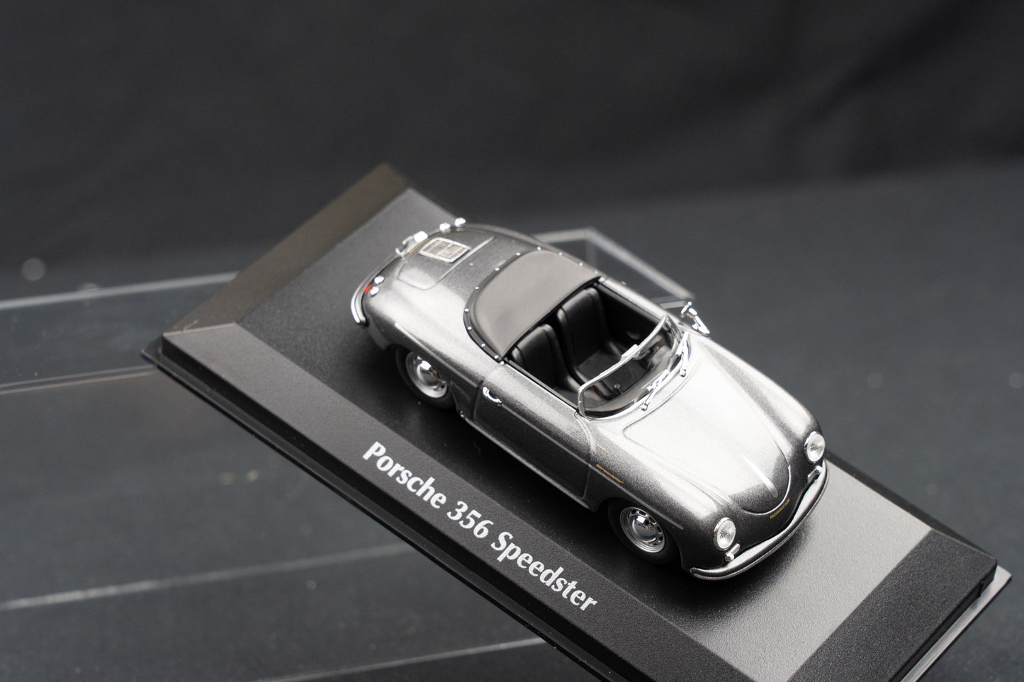 Porsche 356 Speedster grau metallic Maxichamps 1:43