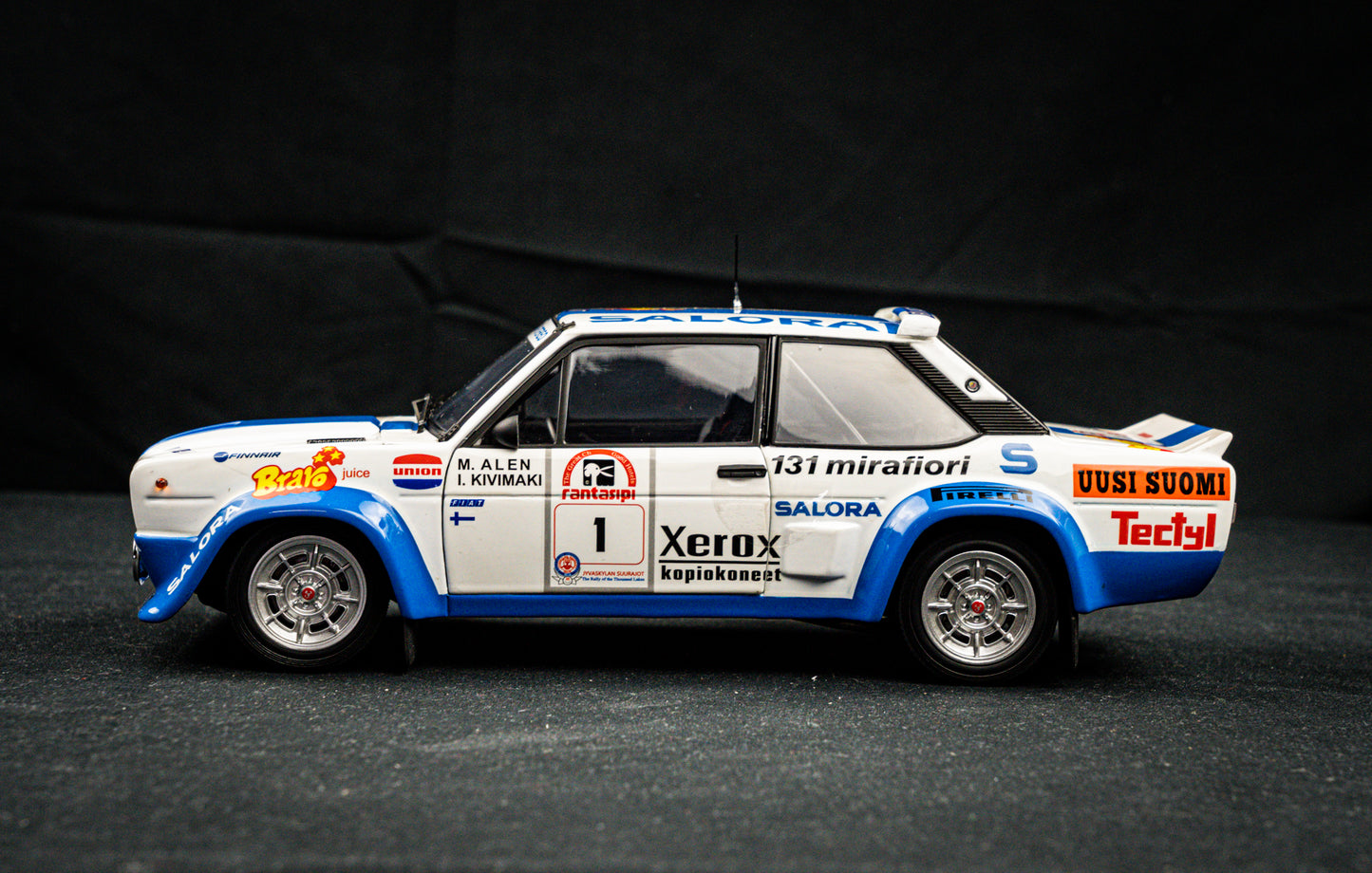 Fiat 131 Abarth #1 Markku Alen / Kivimäki - Sieger 1000 Seen Rallye Finnland 1980 - Kyosho 1:18