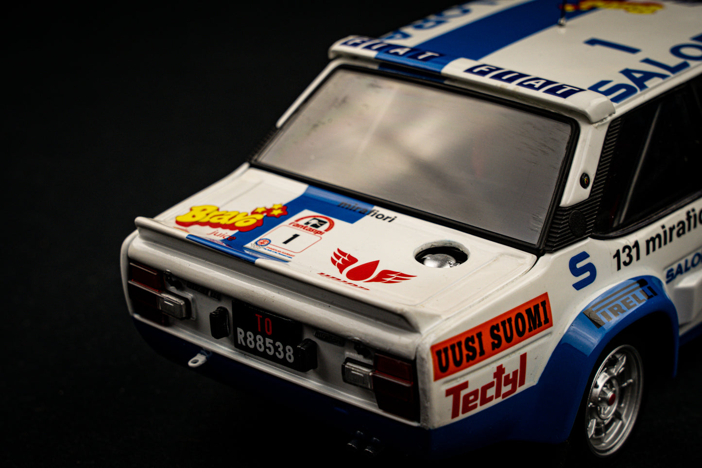 Fiat 131 Abarth #1 Markku Alen / Kivimäki - Sieger 1000 Seen Rallye Finnland 1980 - Kyosho 1:18