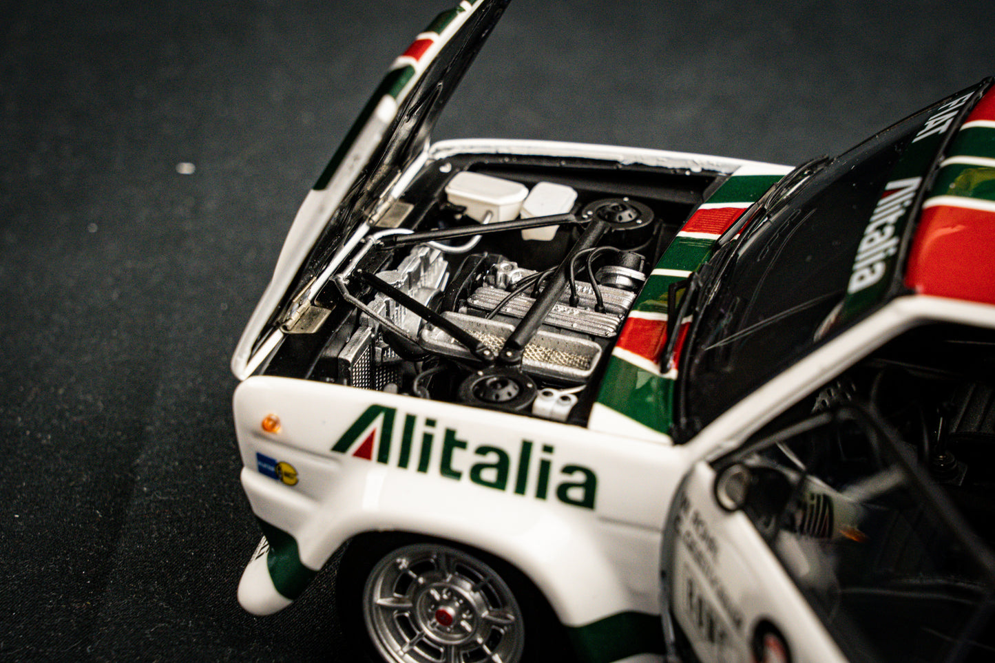 Fiat 131 Abarth #2 W. Röhrl / C. Geistdörfer - P4 Rallye Monte Carlo 1978 - Kyosho 1:18