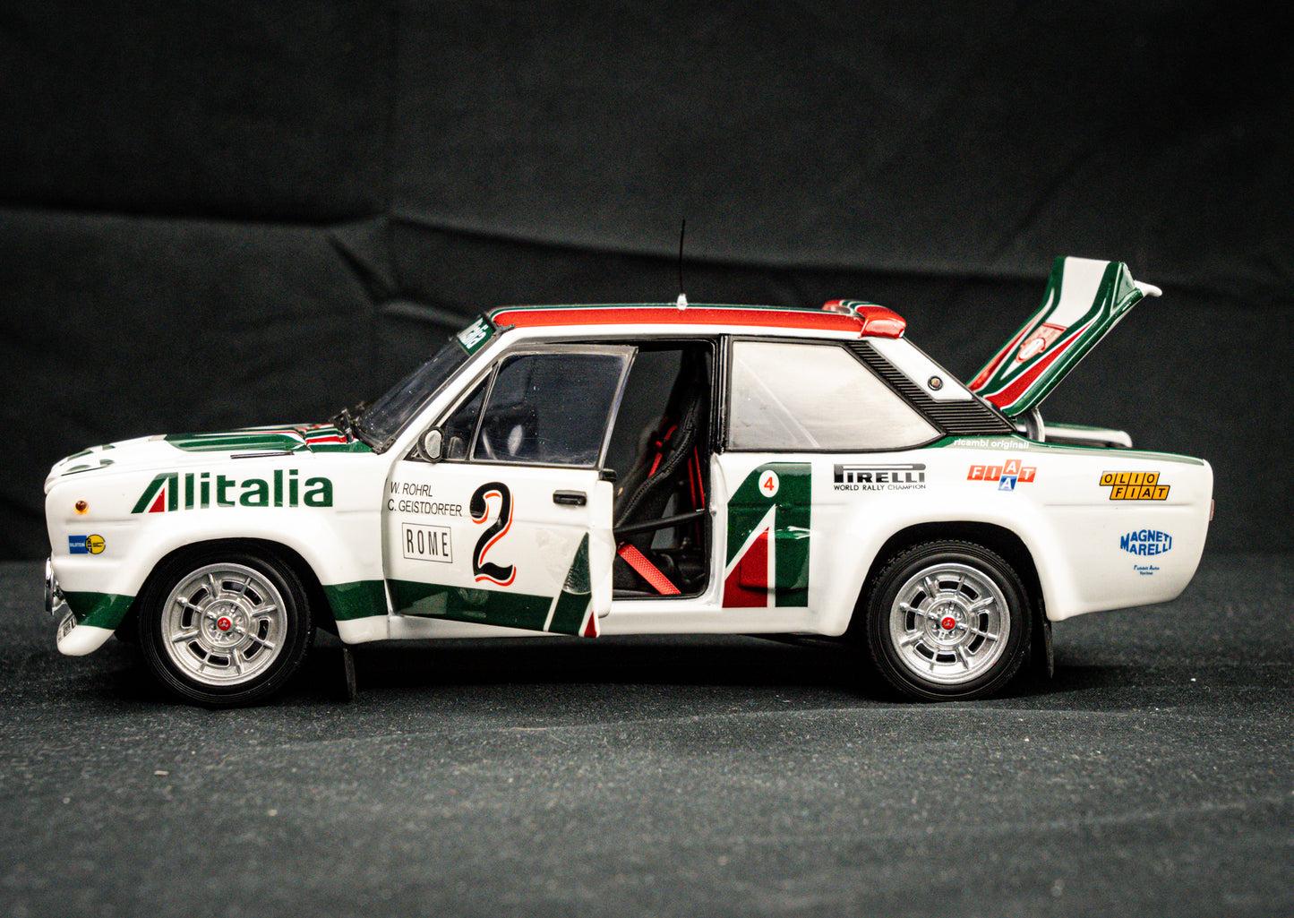 Fiat 131 Abarth #2 W. Röhrl / C. Geistdörfer - P4 Rallye Monte Carlo 1978 - Kyosho 1:18