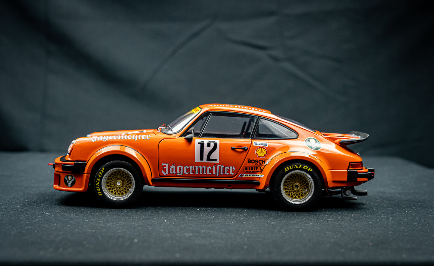 Porsche 934 RSR Jägermeister #12 Sieger Eifelrennen DRM 1976 1:18 Schuco