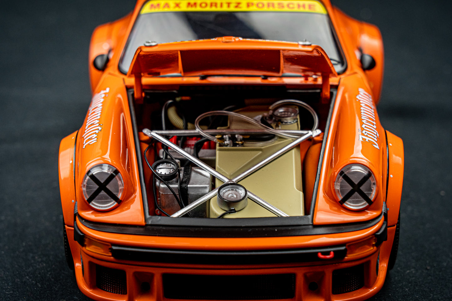 Porsche 934 RSR Jägermeister #12 Sieger Eifelrennen DRM 1976 1:18 Schuco