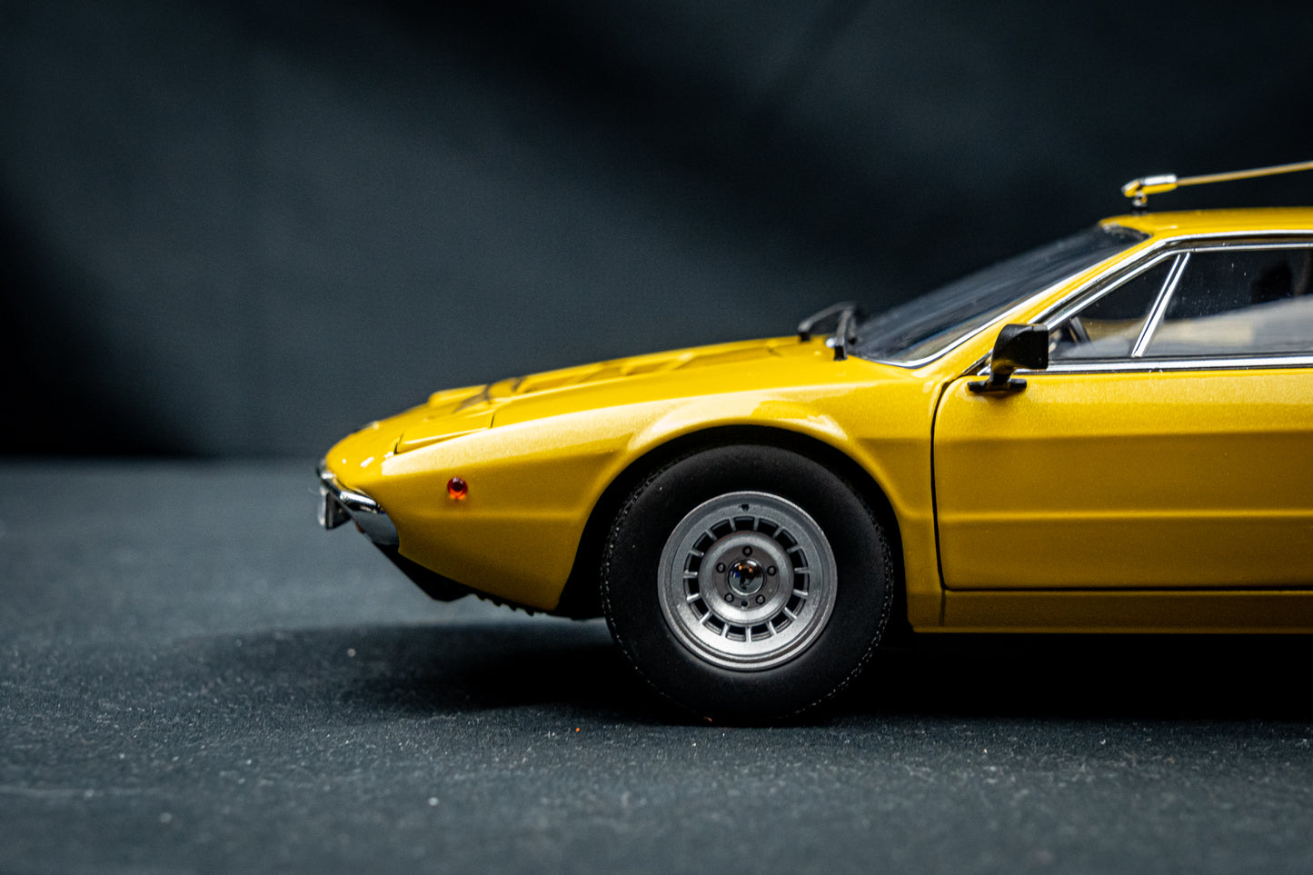 Lamborghini Urraco P250 Baujahr 1973 gelb Kyosho 1:18