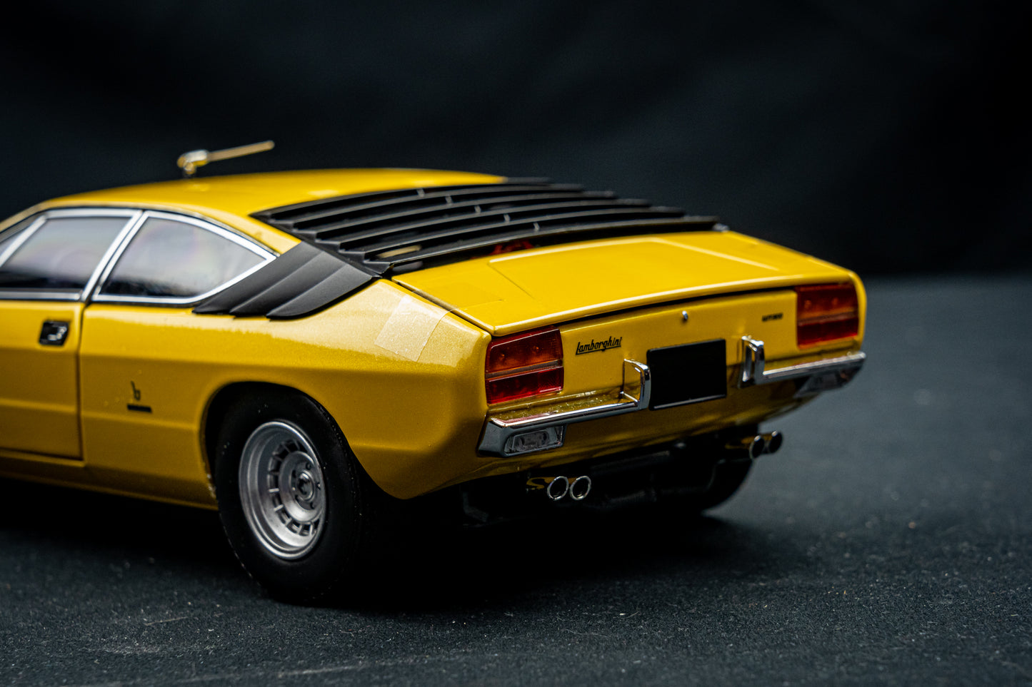 Lamborghini Urraco P250 Baujahr 1973 gelb Kyosho 1:18