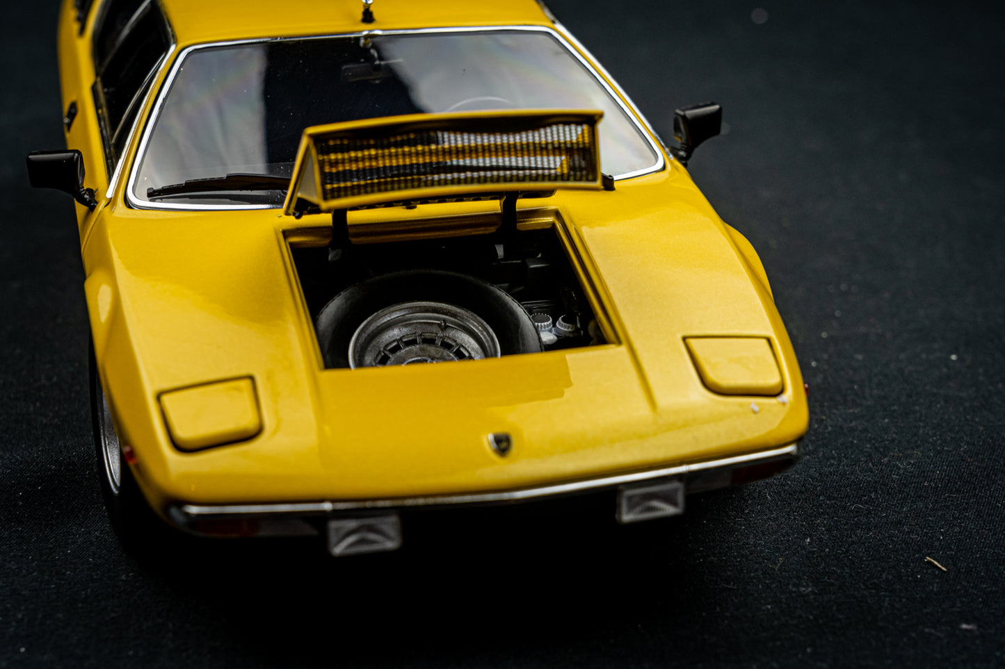 Lamborghini Urraco P250 Baujahr 1973 gelb Kyosho 1:18