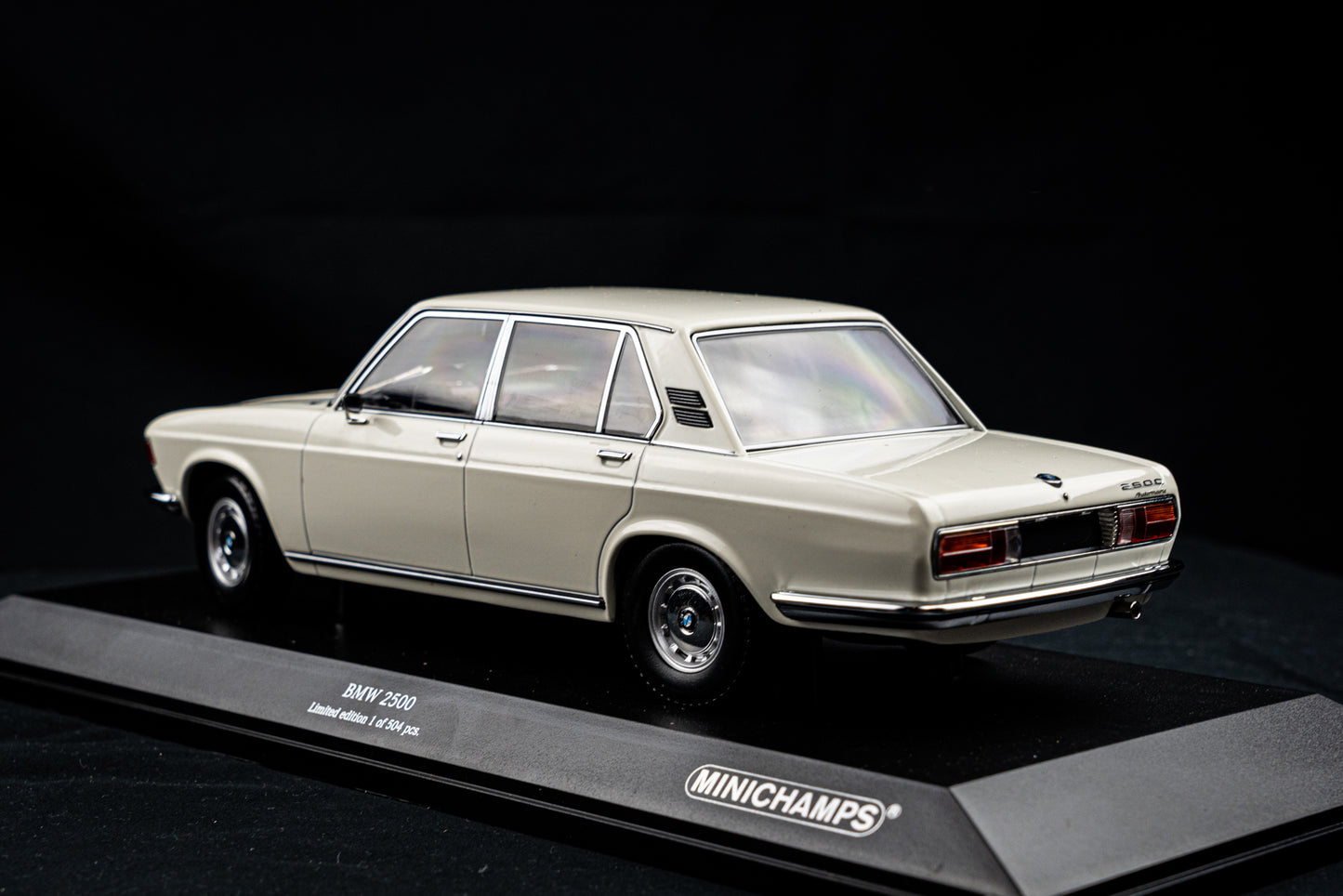 BMW 2500 (E3) weiß - Minichamps 1:18 lim. Edition 1 / 504 Stk.