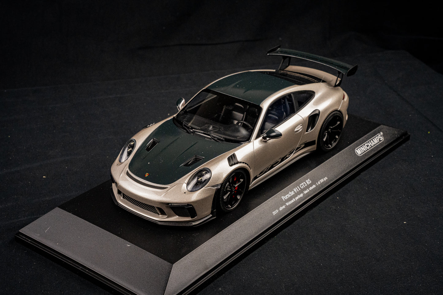 Porsche 911 GT3RS 991.2 in silber / schwarz - Minichamps 1:18 limited edition 300 Stk.