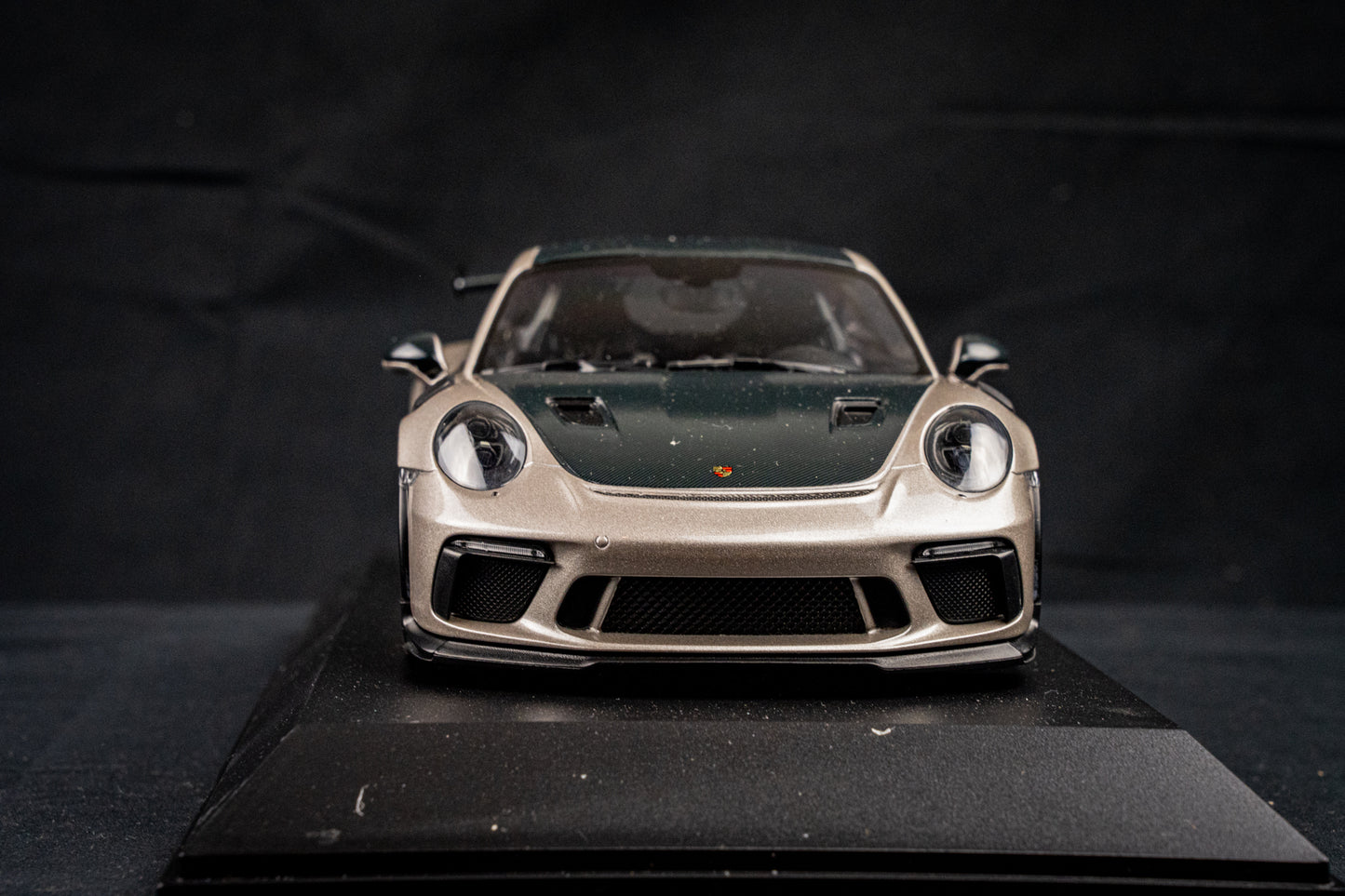 Porsche 911 GT3RS 991.2 in silber / schwarz - Minichamps 1:18 limited edition 300 Stk.