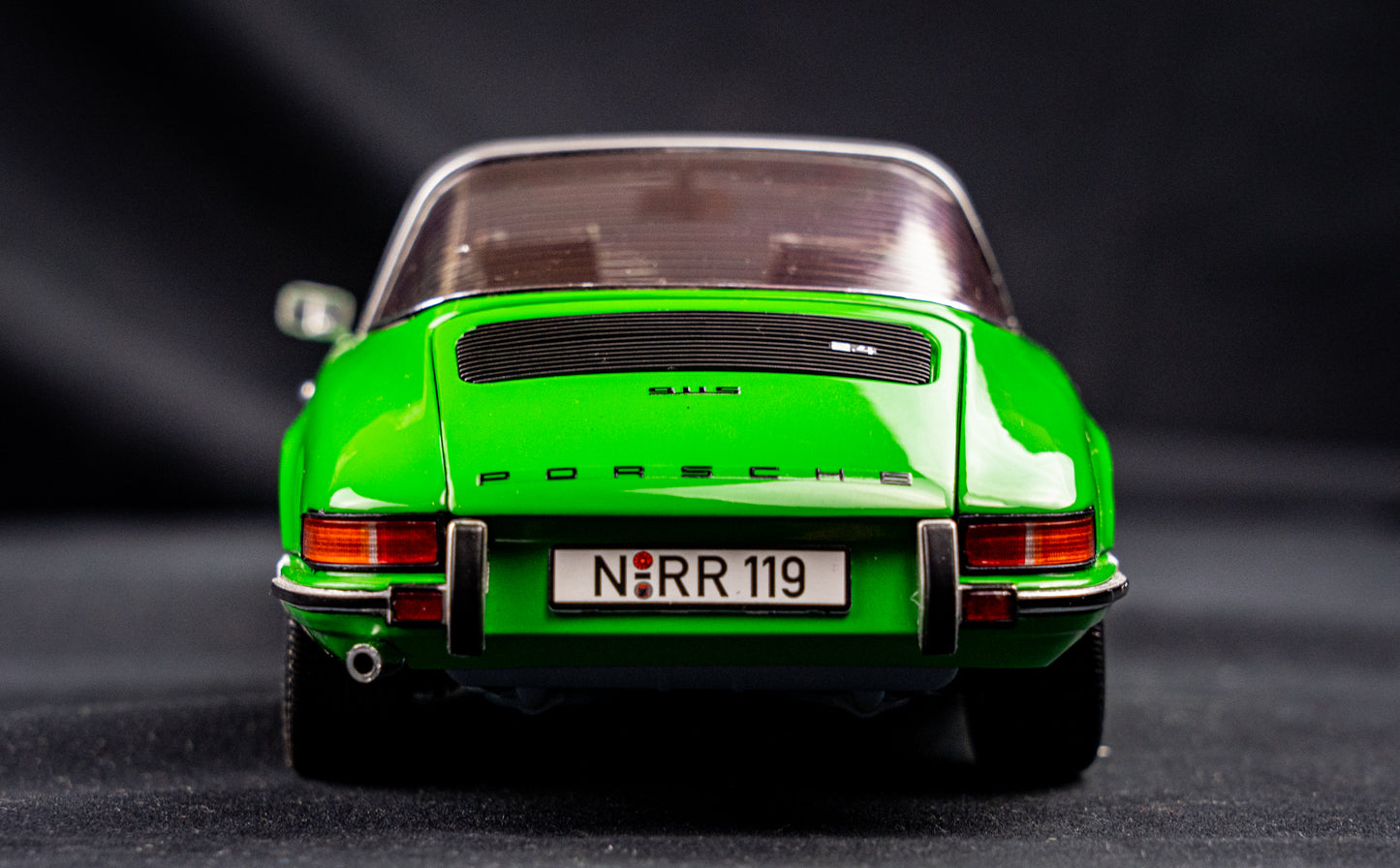 Porsche 911 S Targa viper green - Schuco 1:18