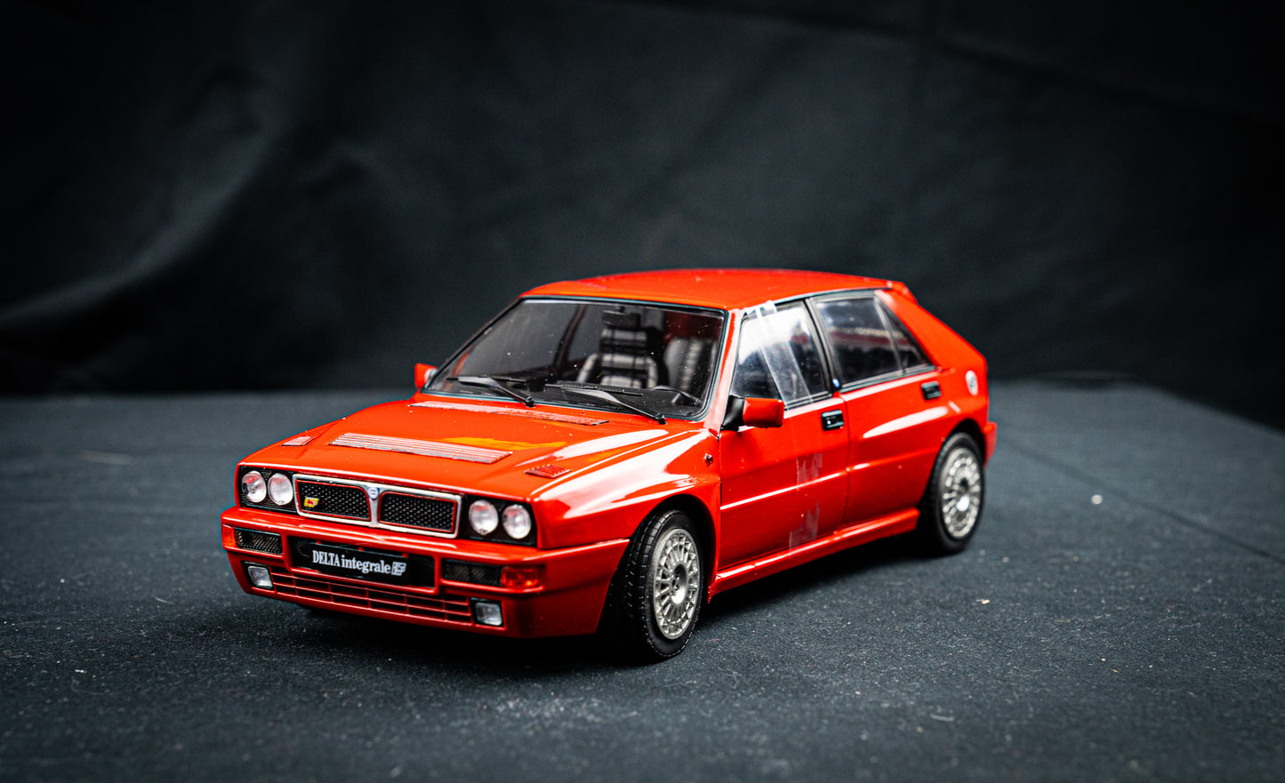 Lancia Delta HF Integrale 1991 / rot - Solido 1:18